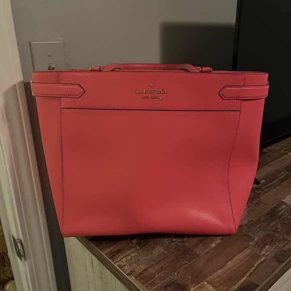 kate spade Handbags - Kate Spade Laptop tote. Used a few weeks and has been in protective bag.